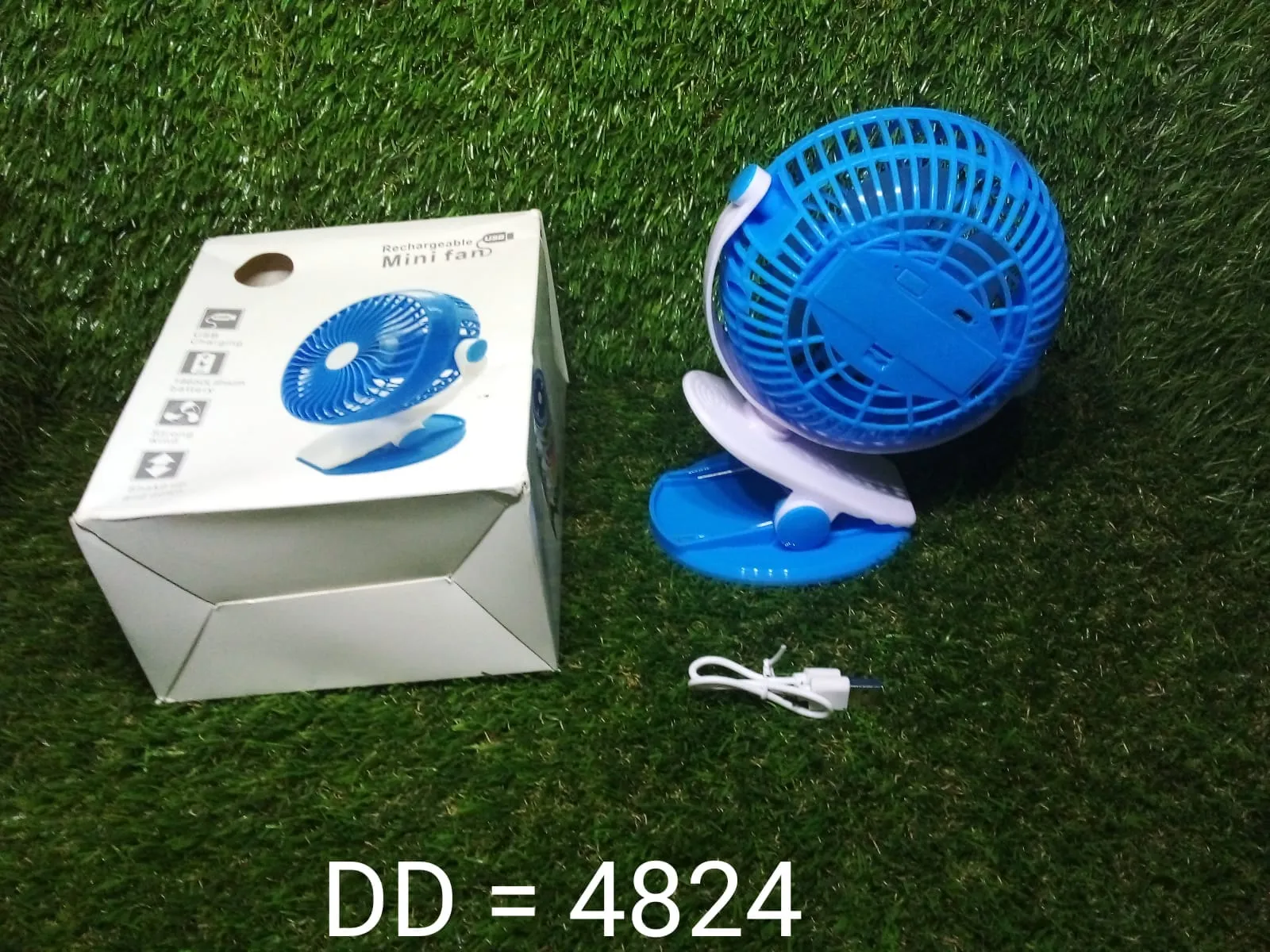 4824 Mini USB Clip Fan widely used in summers for cool down rooms and body purposes.(Battery Not Include)