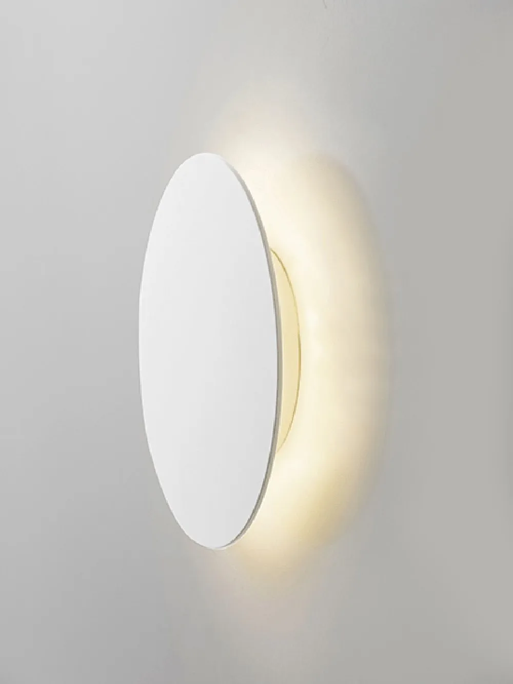 Gossa Wall Lamp