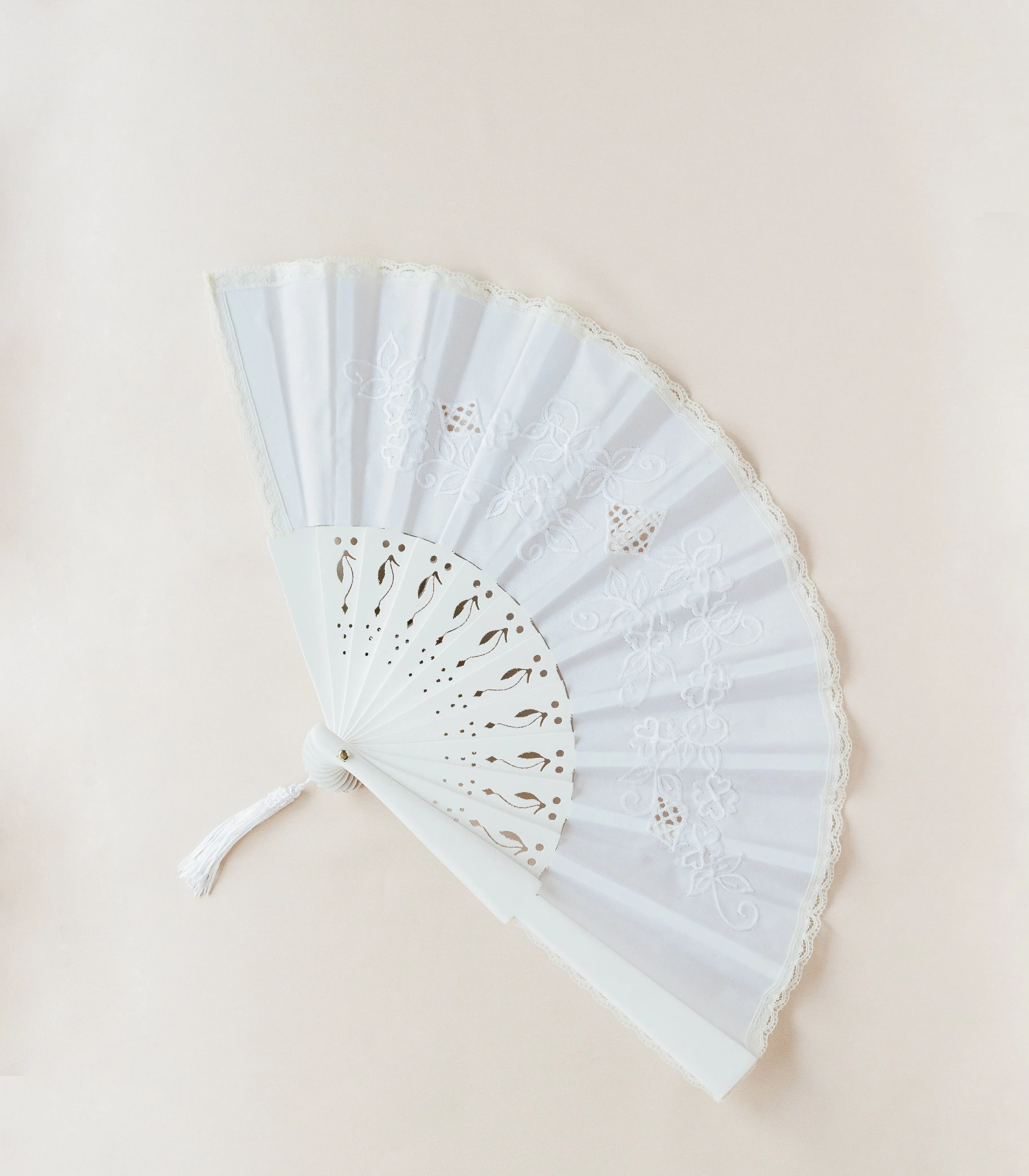 Pamaypay Embroidered Hand Fan (White)