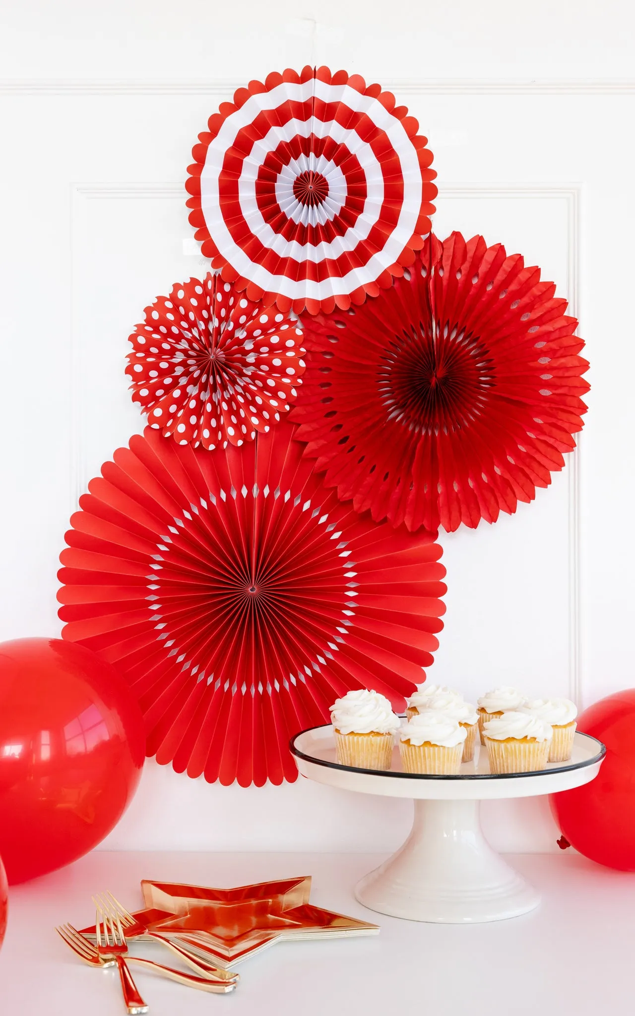 PLFN03 - Red and White Party Fan Set