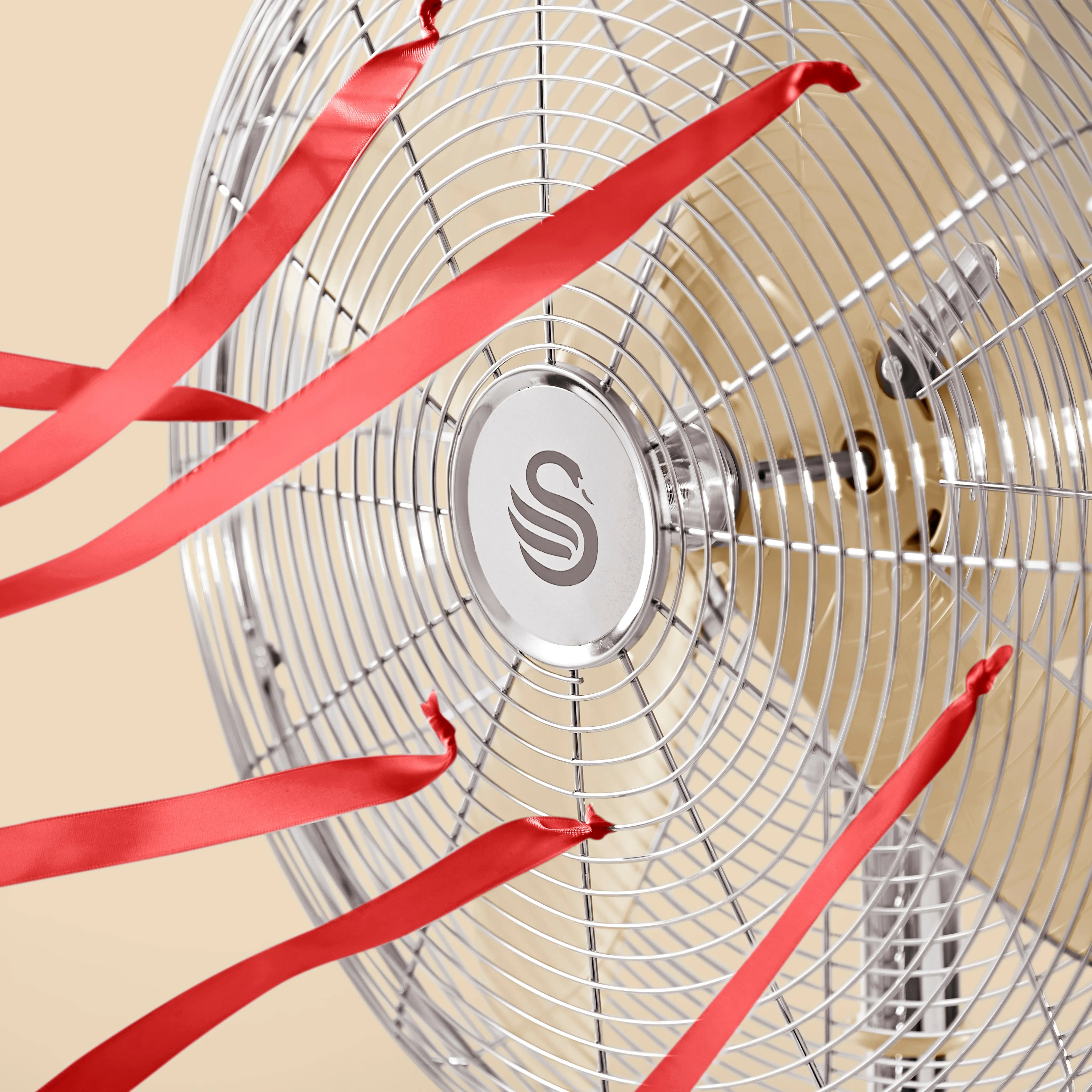 Swan Retro 16 Inch Stand Fan