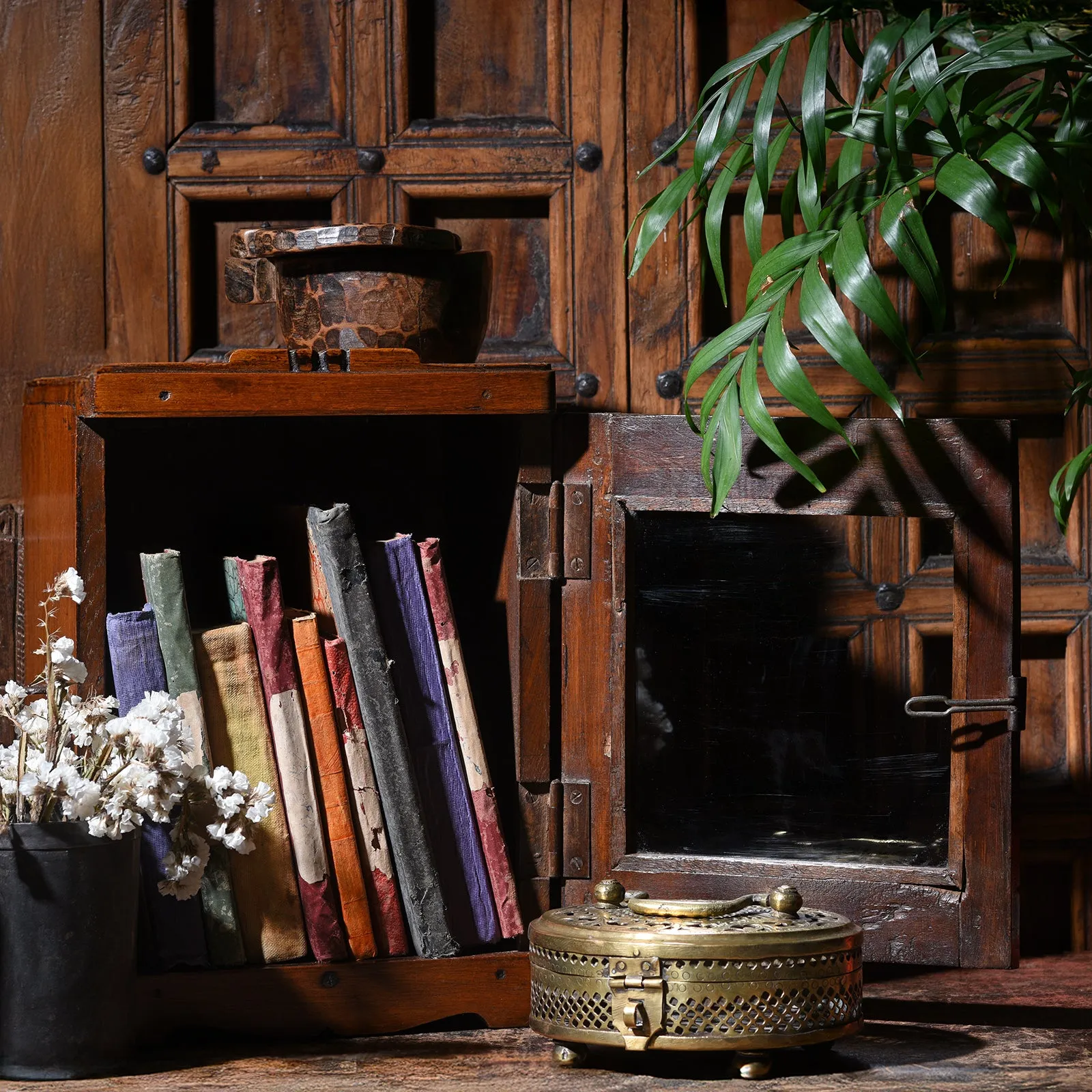 Teak Masala Box From Banswara Tribal Region - 19th Century